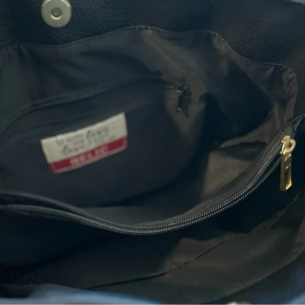 Relic Women's Black Geometric Shoulder Bag with Multiple Compartments‎